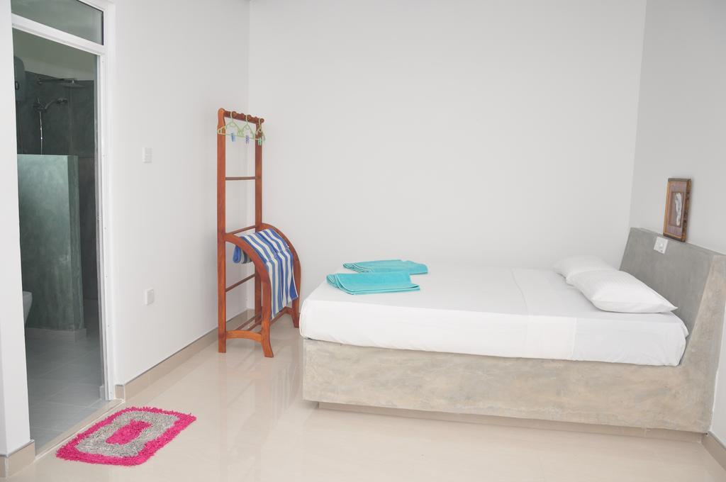 Bed and Breakfast The Fence Bentota Habitación foto