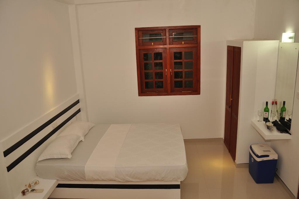 Bed and Breakfast The Fence Bentota Habitación foto