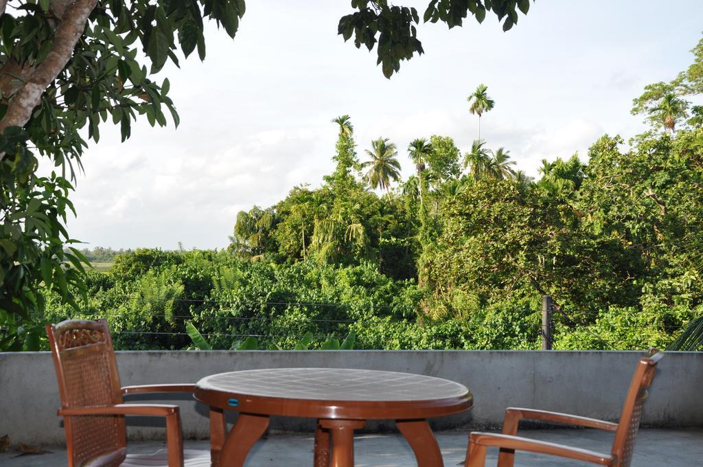Bed and Breakfast The Fence Bentota Exterior foto